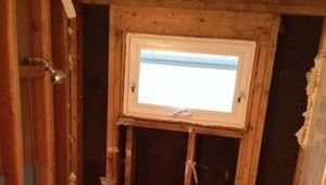 Water and Mold Restoration of Bathroom Window